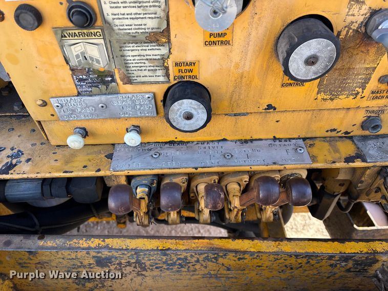 image for item FG0056 Simco 4000 TR-2 drilling rig