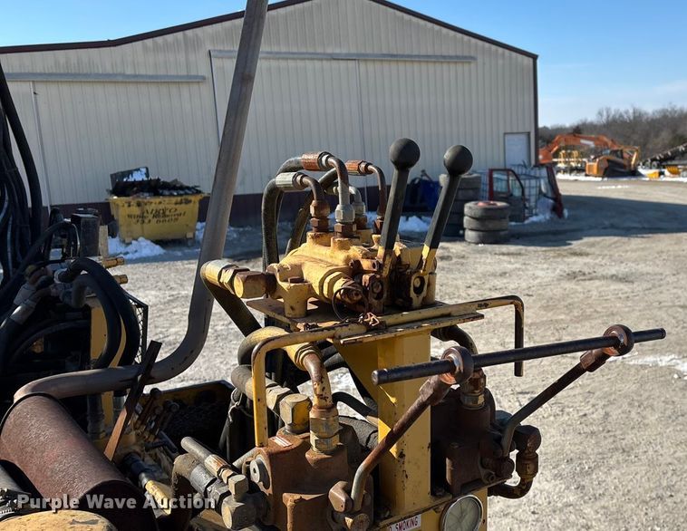 image for item FG0056 Simco 4000 TR-2 drilling rig