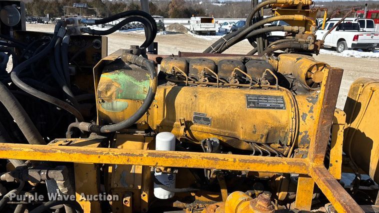 image for item FG0056 Simco 4000 TR-2 drilling rig