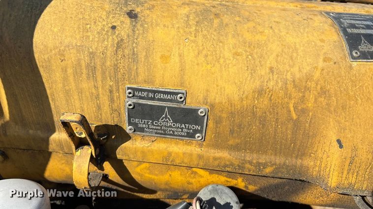 image for item FG0056 Simco 4000 TR-2 drilling rig