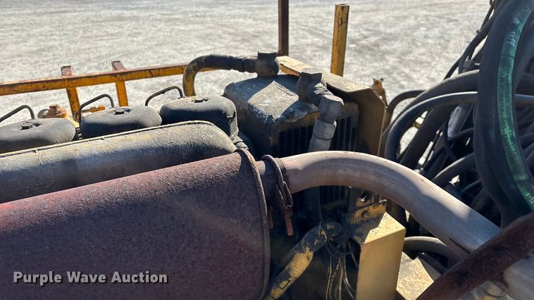 image for item FG0056 Simco 4000 TR-2 drilling rig