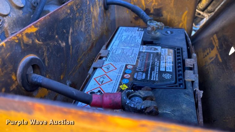 image for item FG0056 Simco 4000 TR-2 drilling rig