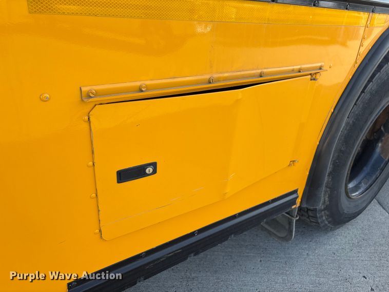 image for item FG2602 2014 Blue Bird school bus