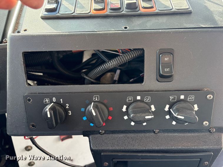 image for item FG2602 2014 Blue Bird school bus