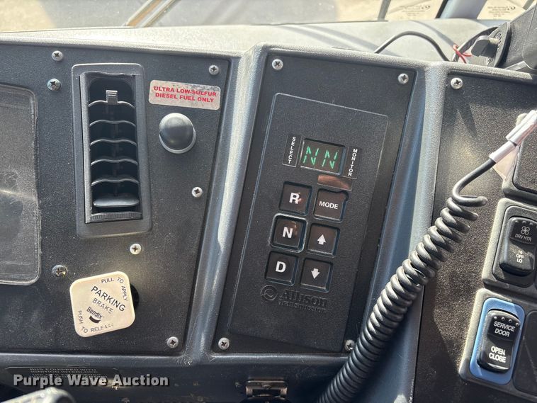 image for item FG2603 2014 Blue Bird school bus