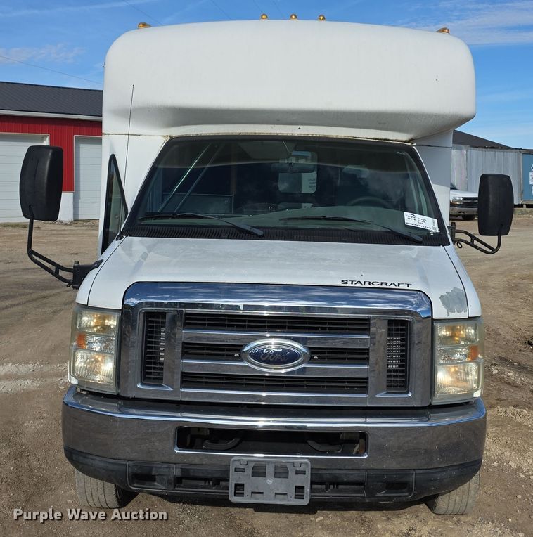 image for item FI0601 2008 Ford E450 Super Duty shuttle bus