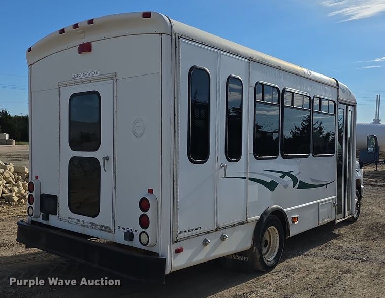 image for item FI0601 2008 Ford E450 Super Duty shuttle bus