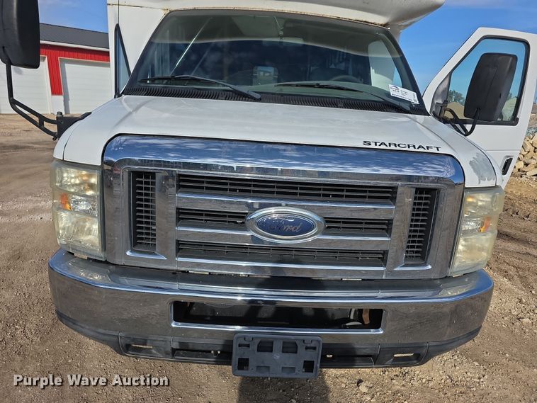 image for item FI0601 2008 Ford E450 Super Duty shuttle bus