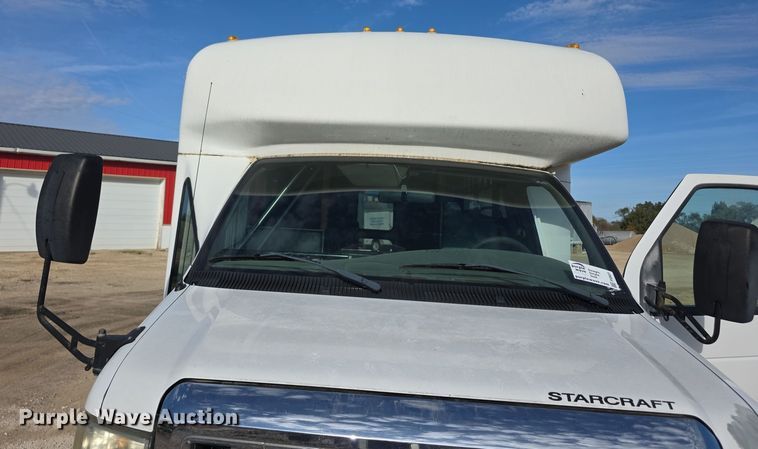 image for item FI0601 2008 Ford E450 Super Duty shuttle bus
