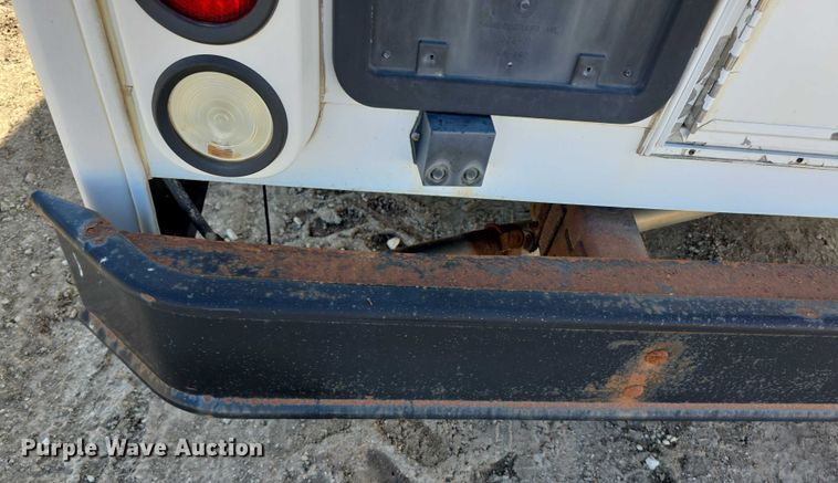 image for item FI0601 2008 Ford E450 Super Duty shuttle bus