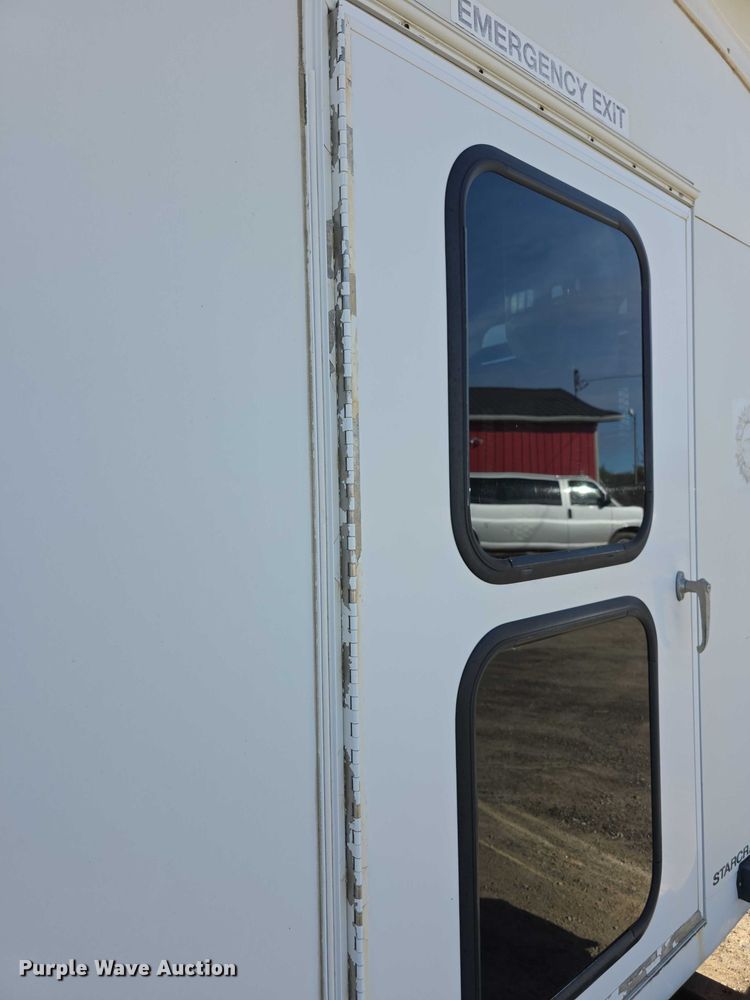 image for item FI0601 2008 Ford E450 Super Duty shuttle bus