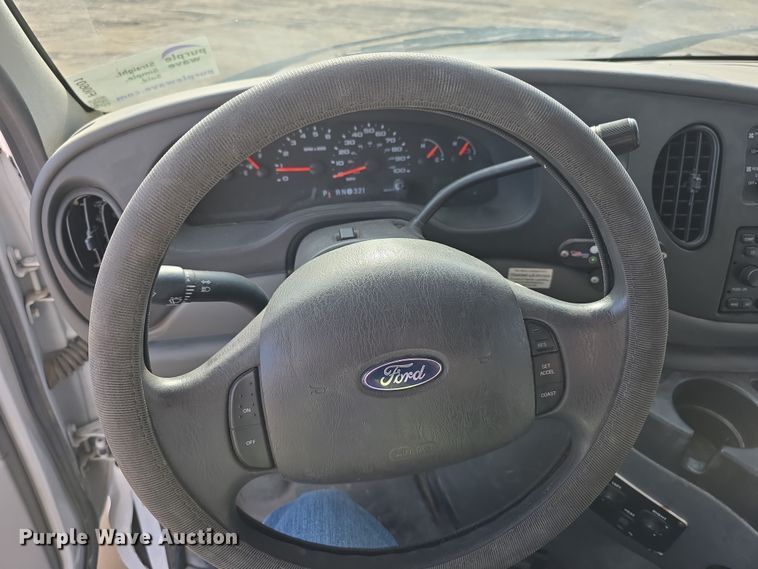 image for item FI0601 2008 Ford E450 Super Duty shuttle bus