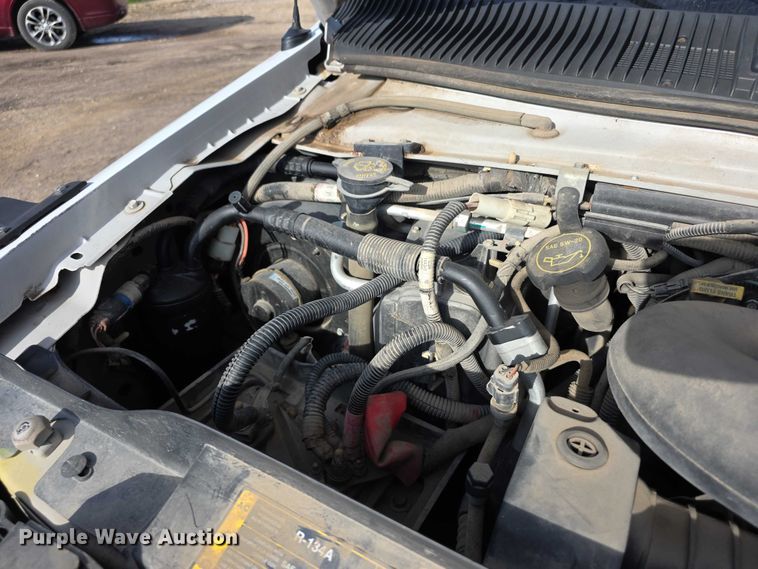 image for item FI0601 2008 Ford E450 Super Duty shuttle bus