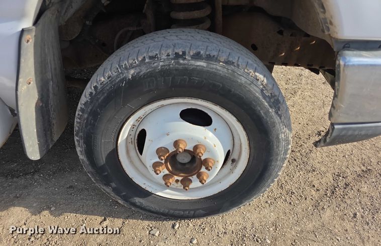 image for item FI0601 2008 Ford E450 Super Duty shuttle bus