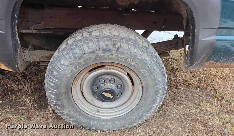 image for item FI0765 1997 Chevrolet Cheyenne 2500 pickup truck