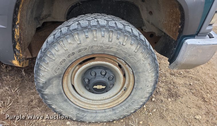 image for item FI0765 1997 Chevrolet Cheyenne 2500 pickup truck