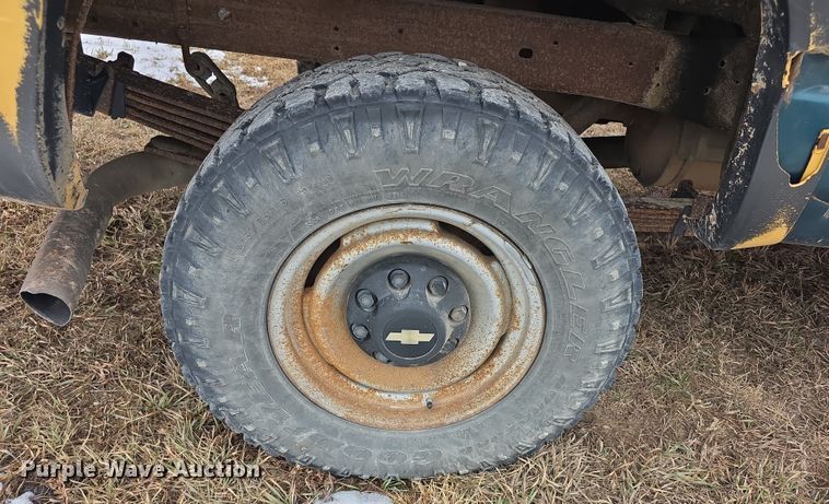 image for item FI0765 1997 Chevrolet Cheyenne 2500 pickup truck