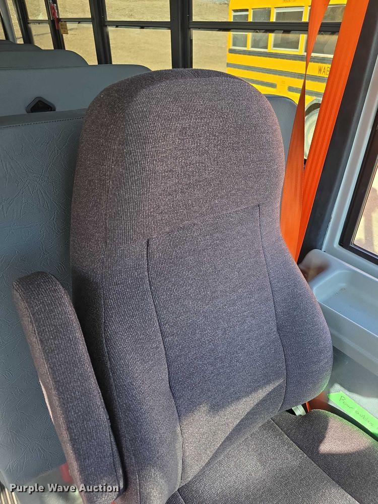 image for item FI0770 2021 Lion C electric school bus