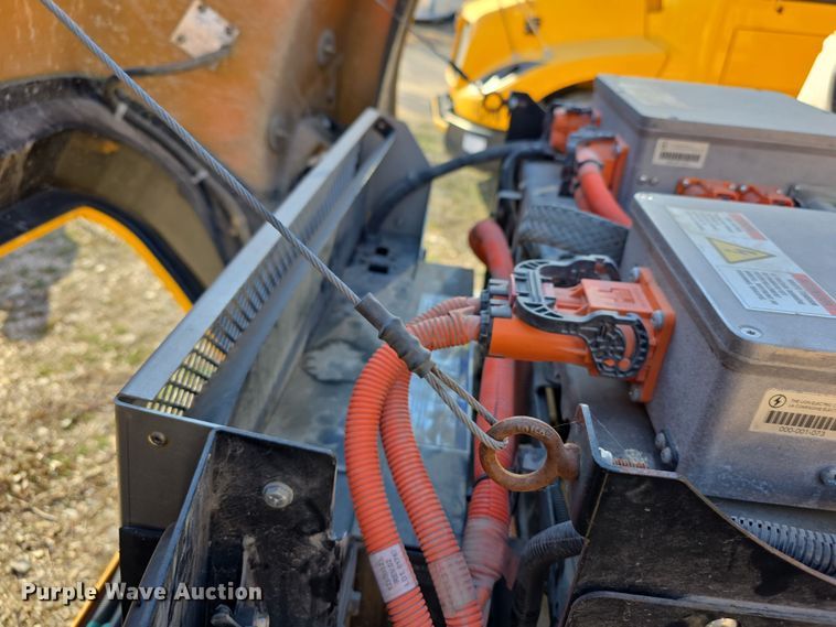 image for item FI0770 2021 Lion C electric school bus