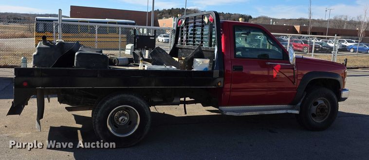 image for item FI0802 2000 Chevrolet K3500 flatbed pickup truck