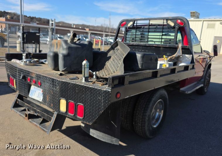 image for item FI0802 2000 Chevrolet K3500 flatbed pickup truck