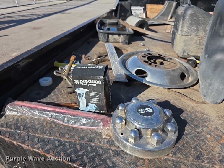 image for item FI0802 2000 Chevrolet K3500 flatbed pickup truck