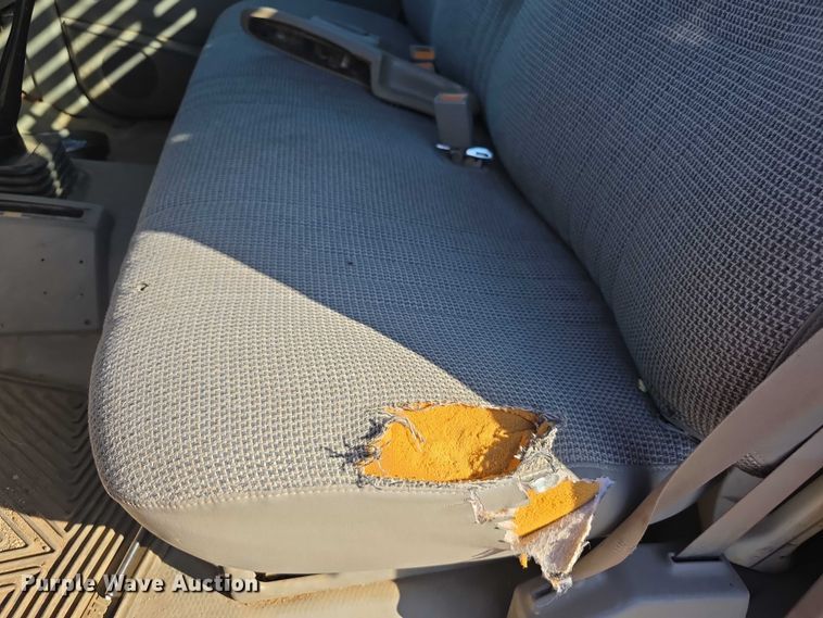 image for item FI0802 2000 Chevrolet K3500 flatbed pickup truck