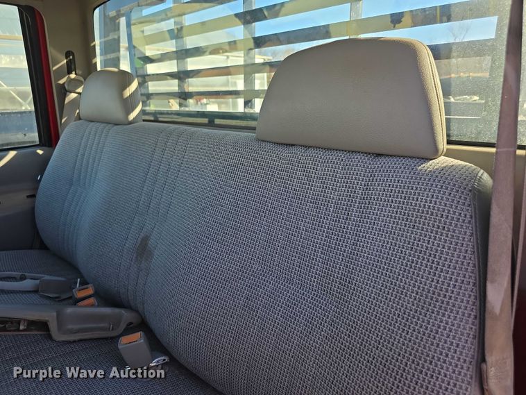 image for item FI0802 2000 Chevrolet K3500 flatbed pickup truck