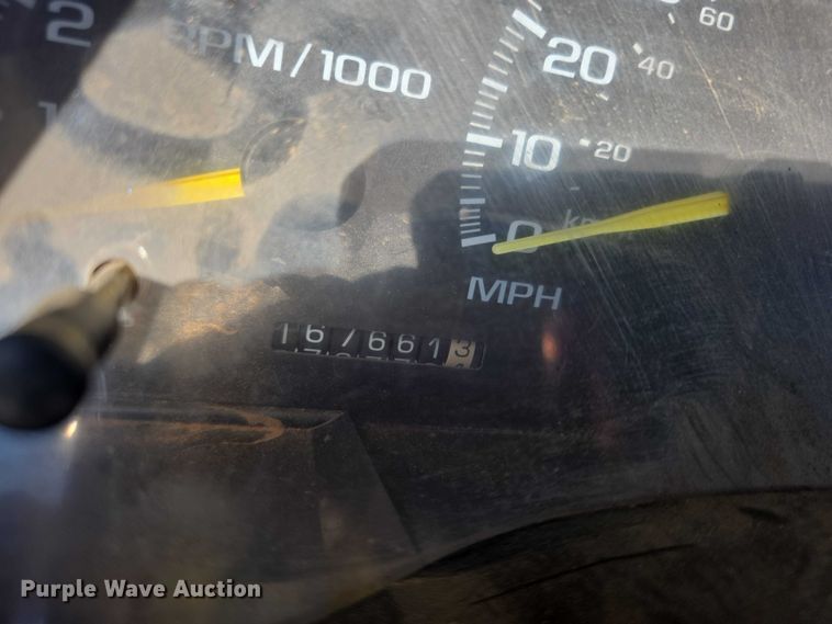 image for item FI0802 2000 Chevrolet K3500 flatbed pickup truck