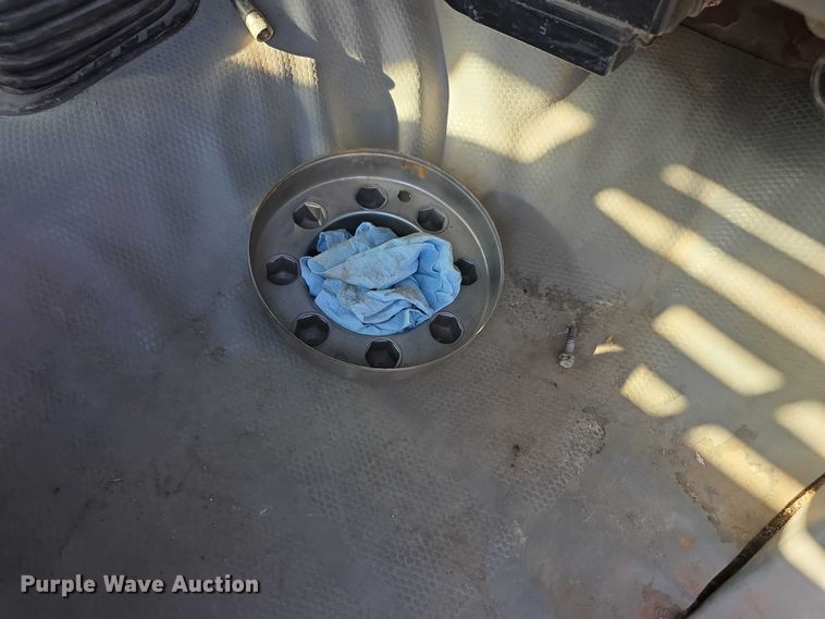 image for item FI0802 2000 Chevrolet K3500 flatbed pickup truck