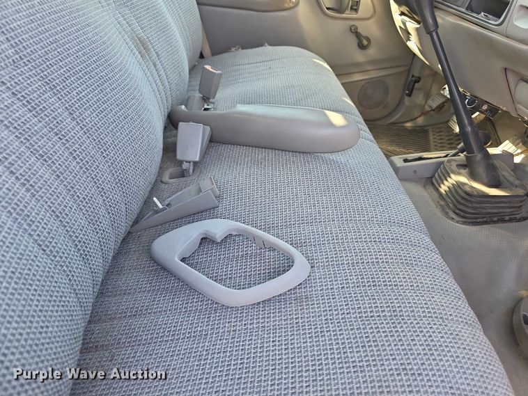 image for item FI0802 2000 Chevrolet K3500 flatbed pickup truck