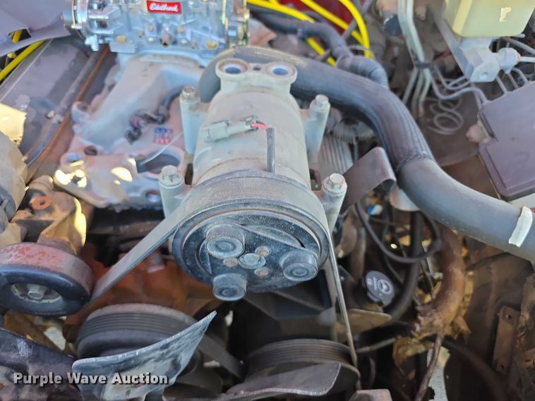 image for item FI0802 2000 Chevrolet K3500 flatbed pickup truck