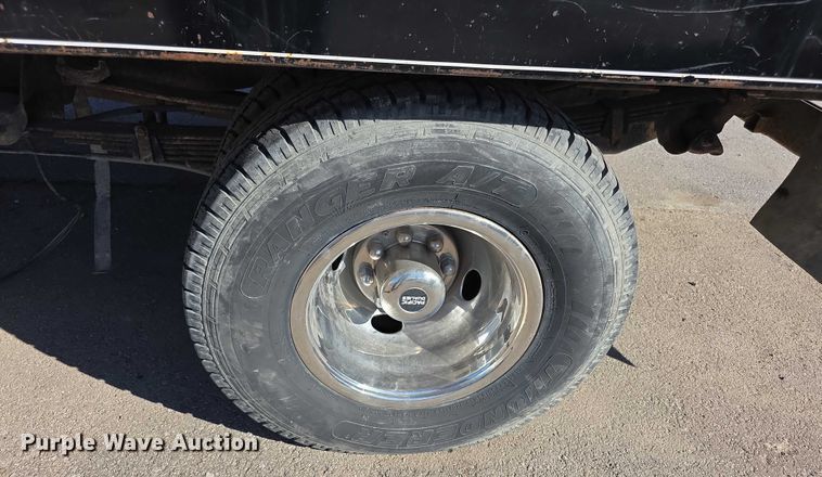 image for item FI0802 2000 Chevrolet K3500 flatbed pickup truck