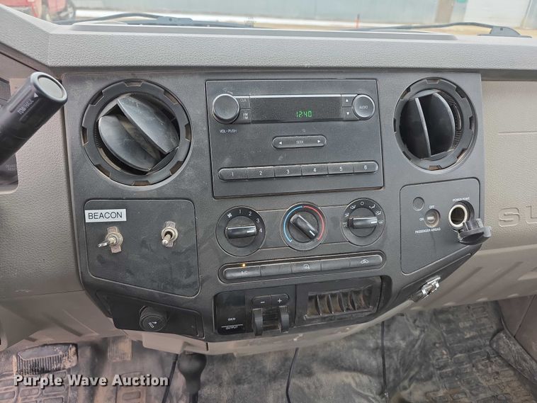 image for item FI0818 2008 Ford F350 Super Duty XL pickup truck