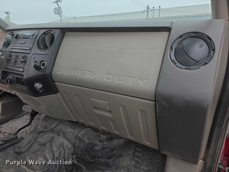 image for item FI0818 2008 Ford F350 Super Duty XL pickup truck