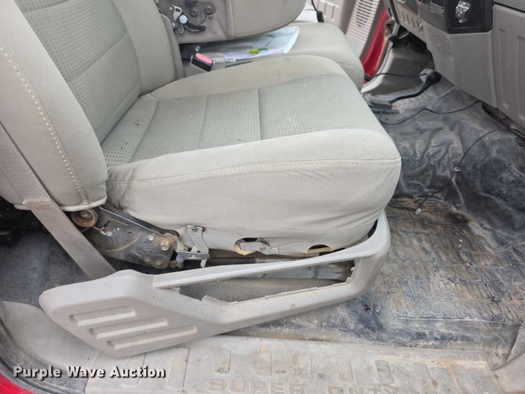 image for item FI0818 2008 Ford F350 Super Duty XL pickup truck