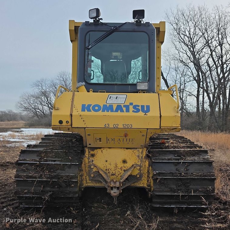 image for item FI0820 2006 Komatsu D65PX-15 dozer