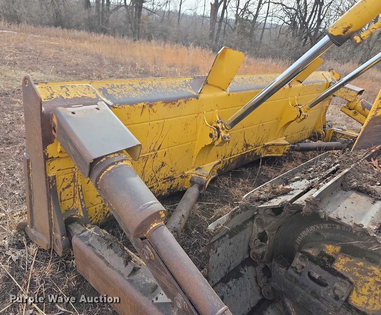 image for item FI0820 2006 Komatsu D65PX-15 dozer