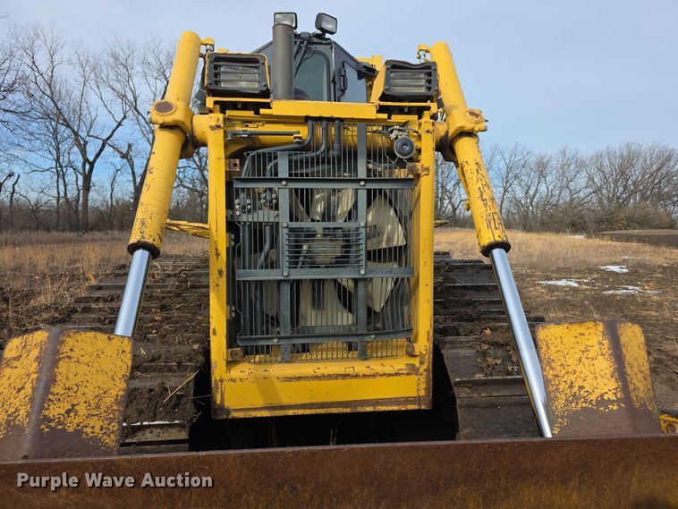 image for item FI0820 2006 Komatsu D65PX-15 dozer