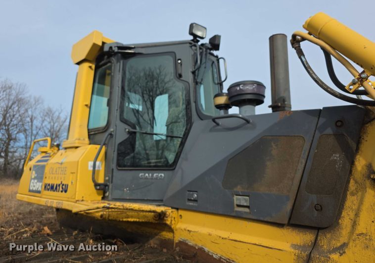 image for item FI0820 2006 Komatsu D65PX-15 dozer