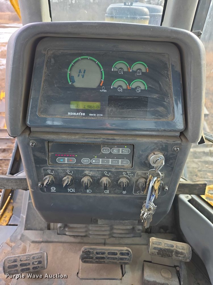 image for item FI0820 2006 Komatsu D65PX-15 dozer