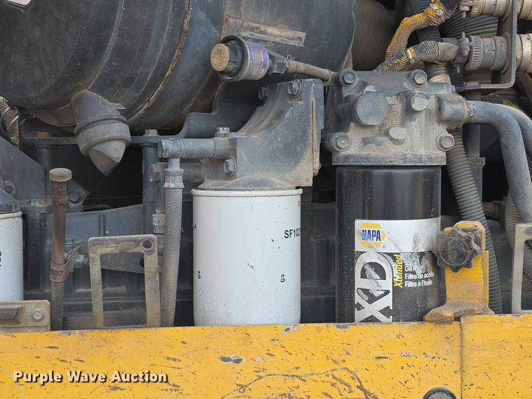 image for item FI0820 2006 Komatsu D65PX-15 dozer