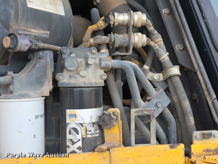 image for item FI0820 2006 Komatsu D65PX-15 dozer