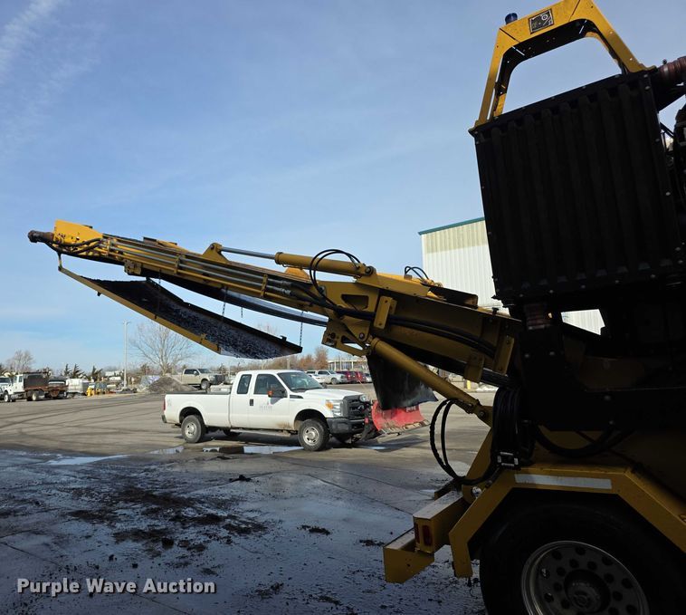 image for item FI0823 2013 Vermeer HG6000 horizontal grinder