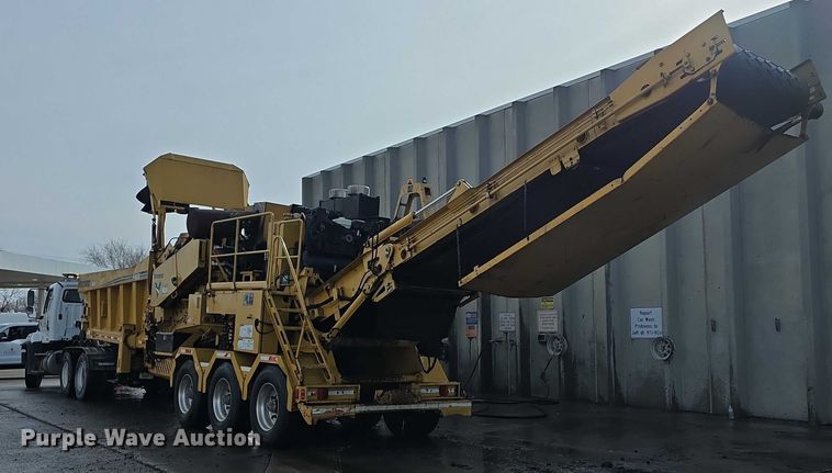 image for item FI0823 2013 Vermeer HG6000 horizontal grinder