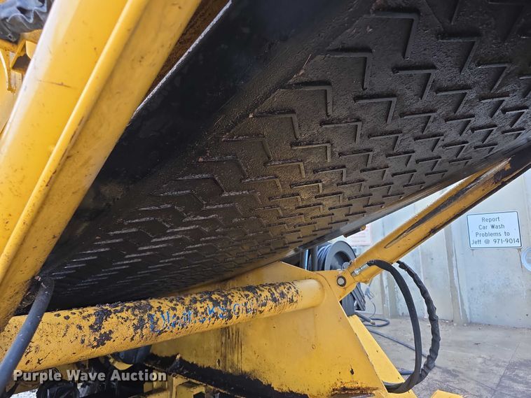 image for item FI0823 2013 Vermeer HG6000 horizontal grinder