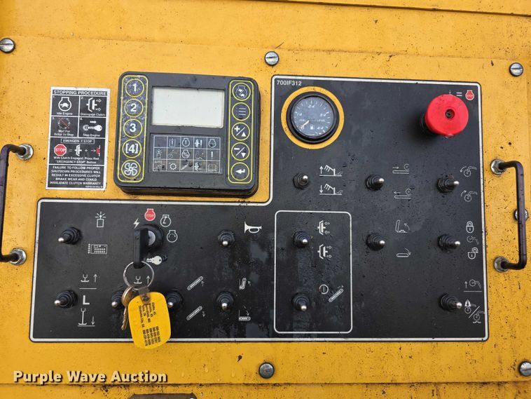 image for item FI0823 2013 Vermeer HG6000 horizontal grinder