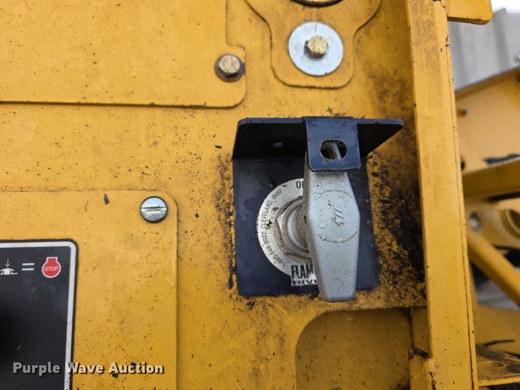 image for item FI0823 2013 Vermeer HG6000 horizontal grinder