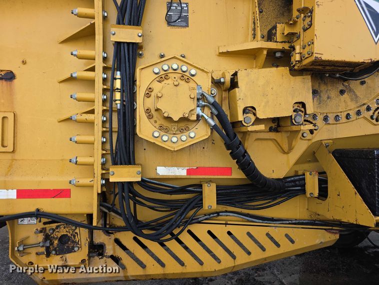 image for item FI0823 2013 Vermeer HG6000 horizontal grinder