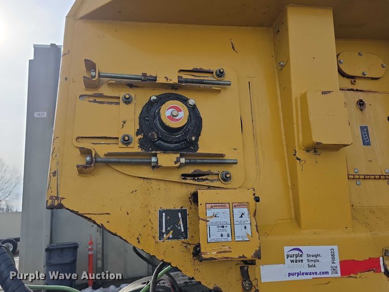 image for item FI0823 2013 Vermeer HG6000 horizontal grinder